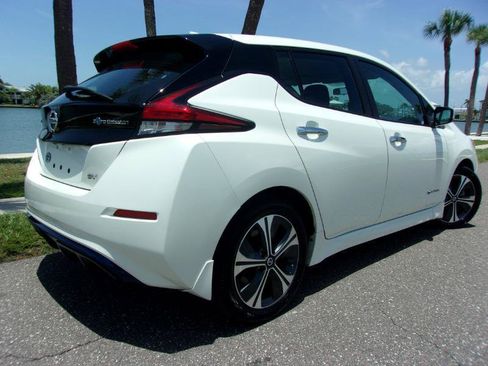 Used 2018 Nissan Leaf SV FWD image 3