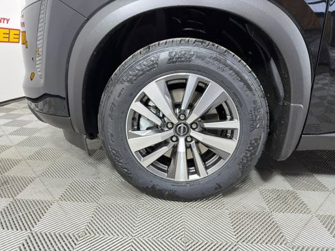 New 2026 Nissan Pathfinder SL image 10