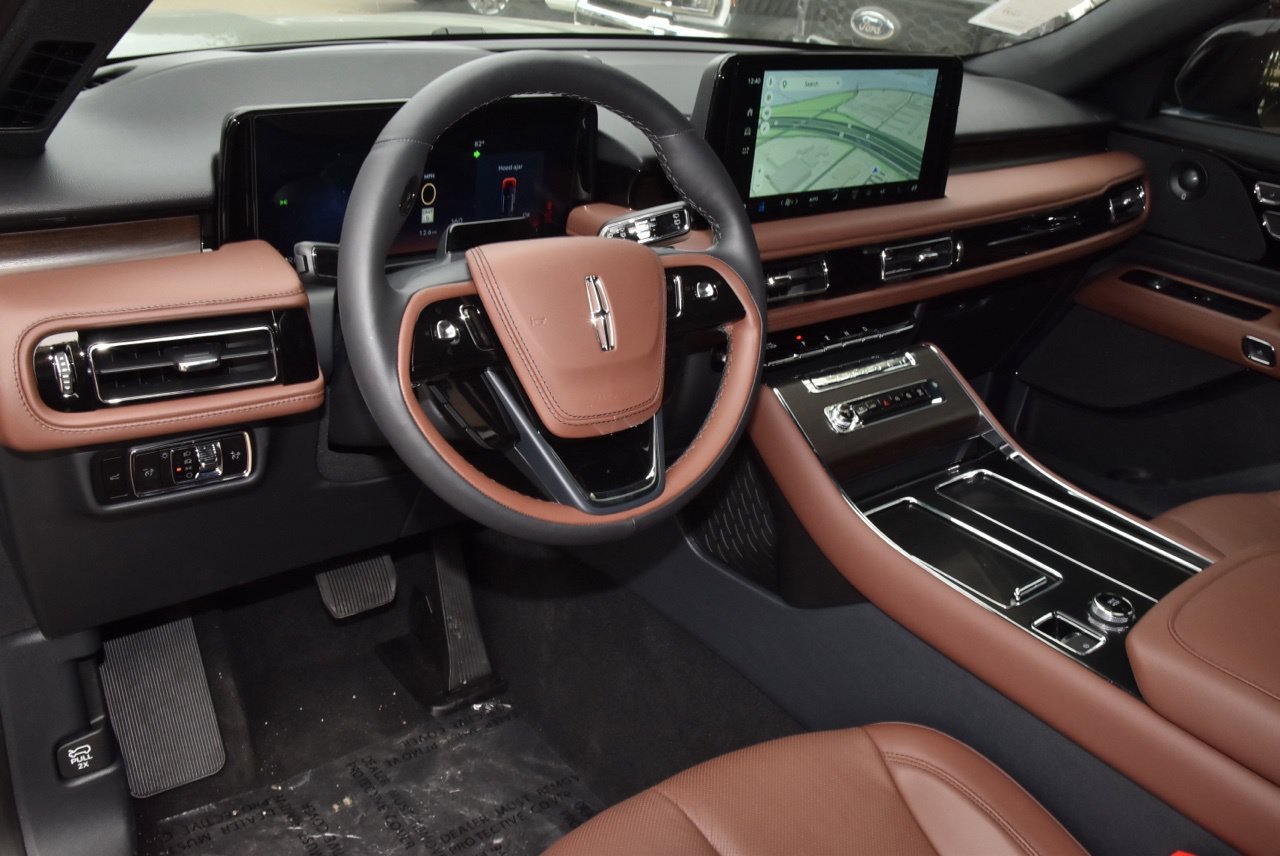 New 2027 Lincoln Aviator Reserve w/ Jet Appearance Package RWD image 34