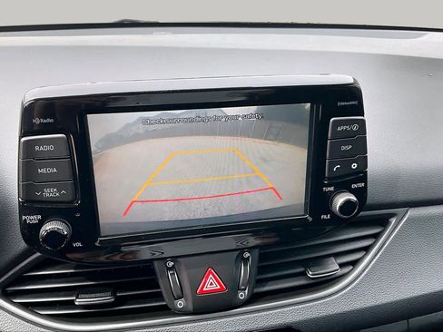Used 2018 Hyundai Elantra GT FWD image 26