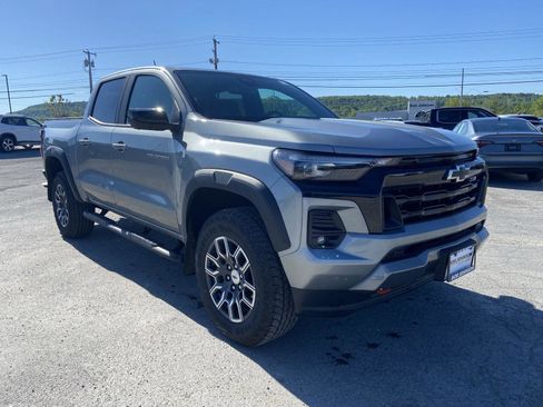 Used 2024 Chevrolet Colorado Z71 w/ Z71 Convenience Package 2 AWD/4WD image 1
