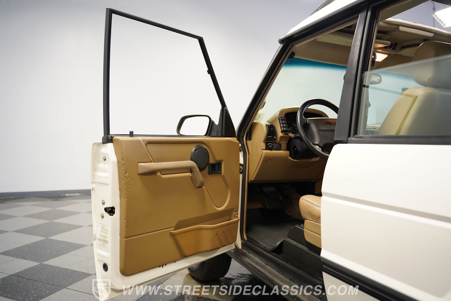 Used 1996 Land Rover Discovery AWD/4WD image 37