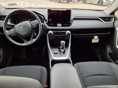 Used 2025 Toyota RAV4 LE image 10