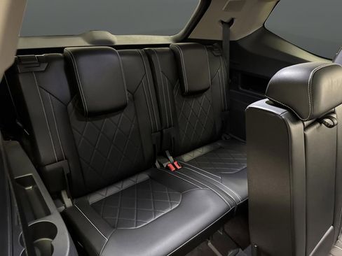 Certified 2024 Volkswagen Atlas SEL Premium R-Line image 34