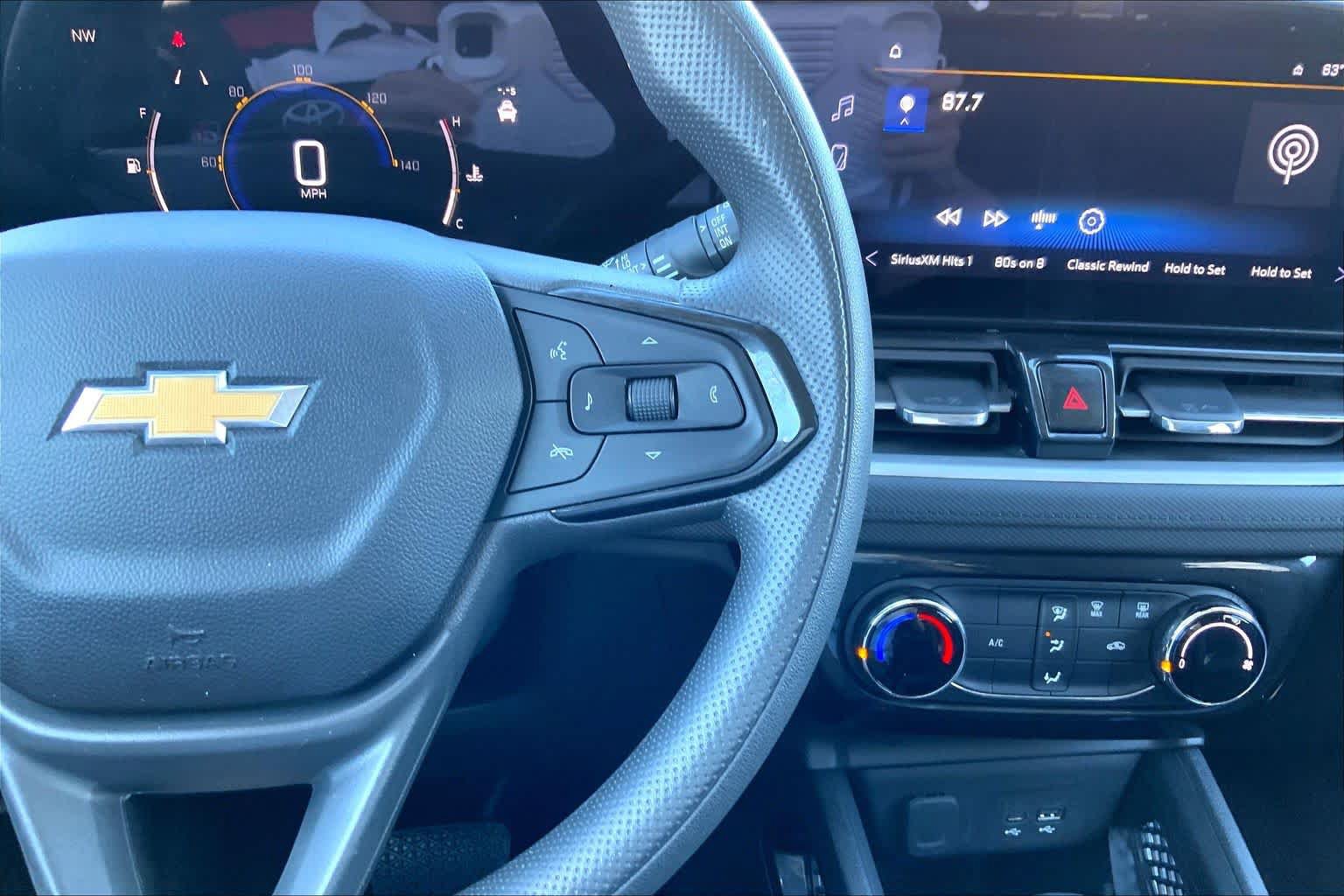 Used 2025 Chevrolet TrailBlazer LT FWD image 24