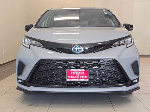 Certified 2025 Toyota Sienna XSE w/ XSE Premium Package AWD/4WD image 6