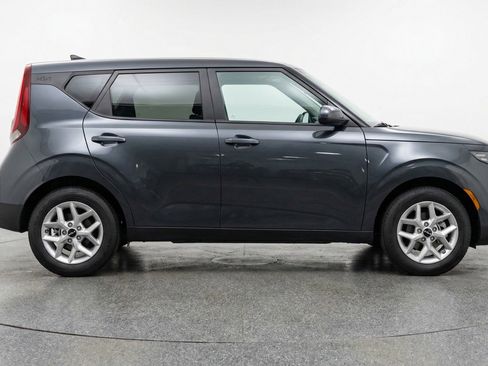 Used 2025 Kia Soul LX w/ LX Technology Package image 11