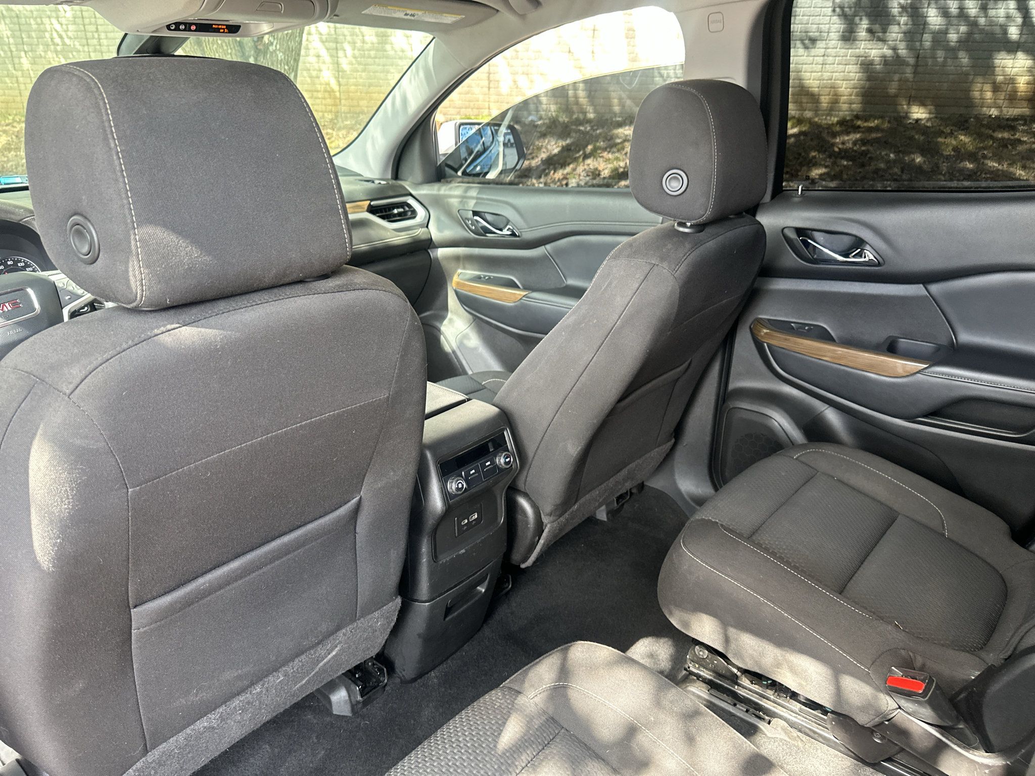 Used 2021 GMC Acadia SLE FWD image 22