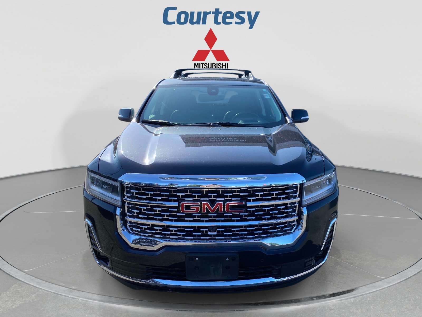Used 2021 GMC Acadia Denali w/ Denali Ultimate Package AWD/4WD image 9