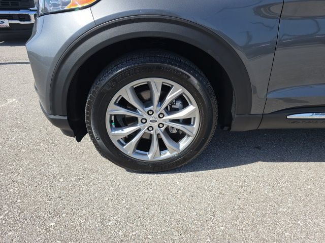 Used 2023 Ford Explorer XLT w/ Equipment Group 202A AWD/4WD image 9