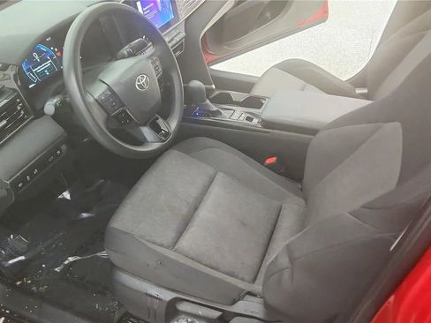Used 2025 Toyota Camry LE image 22