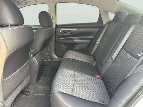 Used 2016 Nissan Altima 2.5 SV FWD image 31
