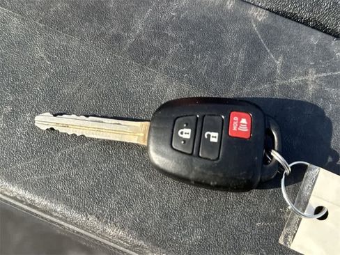 Used 2022 Toyota Tacoma SR5 w/ Technology Package image 22