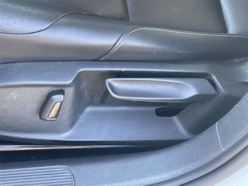 Used 2020 Volkswagen Golf 4-Door image 14