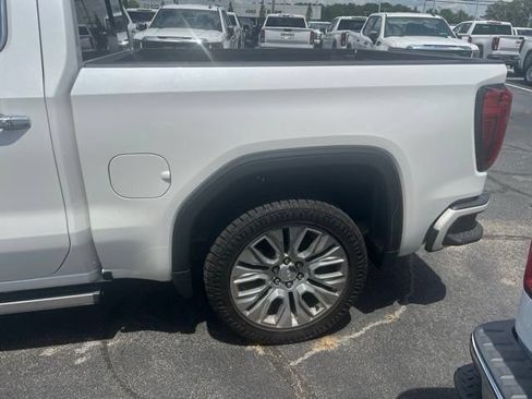 Certified 2022 GMC Sierra 1500 Denali w/ Denali Premium Package AWD/4WD image 22