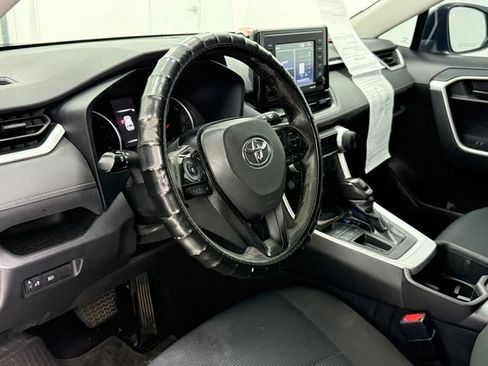 Used 2022 Toyota RAV4 LE image 8