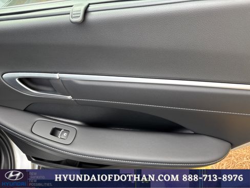 Certified 2025 Hyundai Sonata Limited FWD image 15