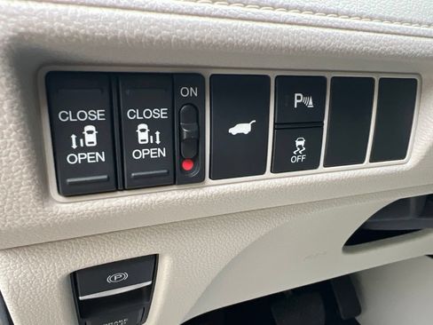 Used 2025 Honda Odyssey Touring image 45