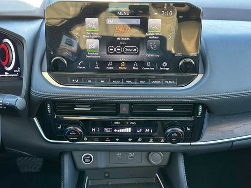 Used 2021 Nissan Rogue Platinum image 26