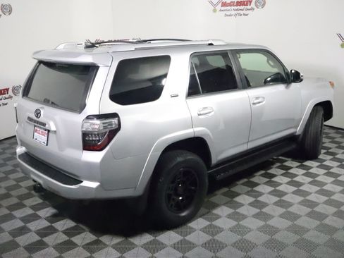 Used 2016 Toyota 4Runner SR5 Premium AWD/4WD image 4