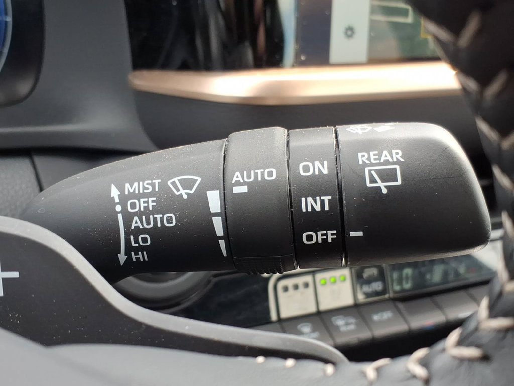 Used 2025 Toyota Crown Signia w/ Advanced Technology Package AWD/4WD image 32