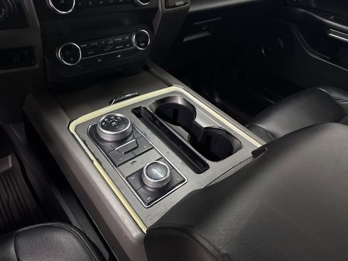 Used 2020 Ford Expedition XLT w/ FX4 Off-Road Package image 44