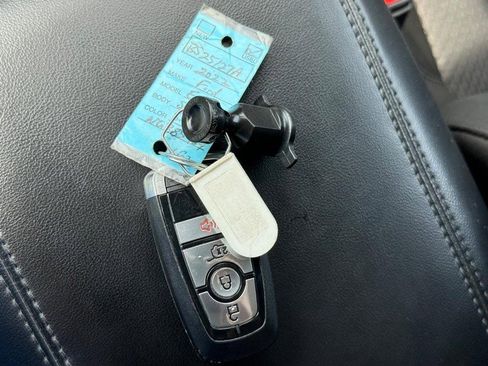 Certified 2022 Ford Explorer XLT image 31