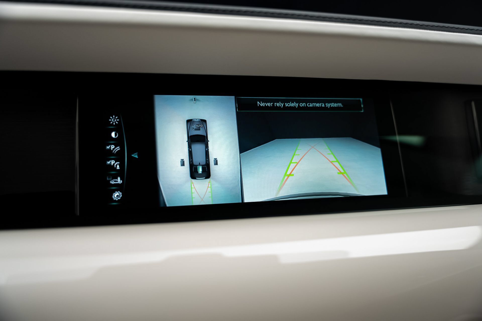 Used 2024 Rolls-Royce Phantom Extended Wheelbase RWD image 48