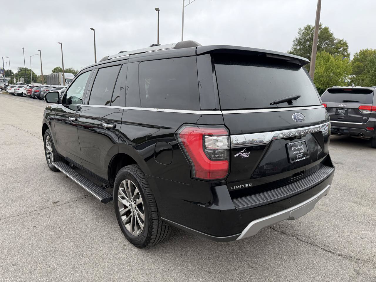 Used 2018 Ford Expedition Limited w/ Equipment Group 301A AWD/4WD image 7