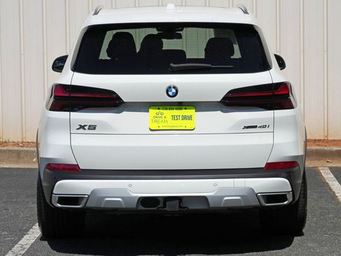 Used 2024 BMW X5 xDrive40i w/ Parking Assistance Package AWD/4WD image 60