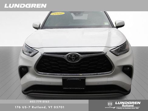Used 2020 Toyota Highlander Platinum AWD/4WD image 2