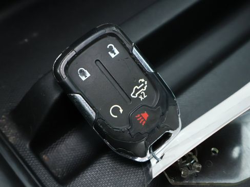 Used 2021 Chevrolet Silverado 1500 LT Trail Boss w/ LPO, Dark Essentials Package AWD/4WD image 28