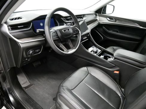 Certified 2022 Jeep Grand Cherokee L Limited image 2