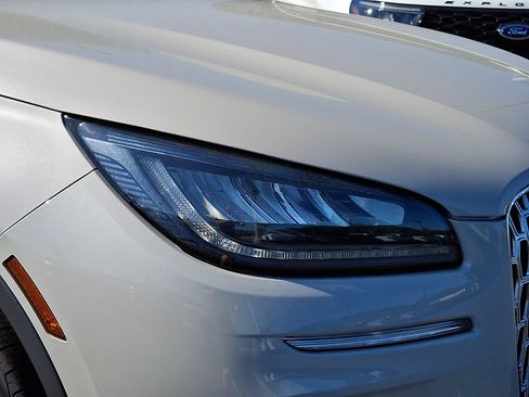 Used 2023 Lincoln Corsair AWD w/ Equipment Group 101A image 9
