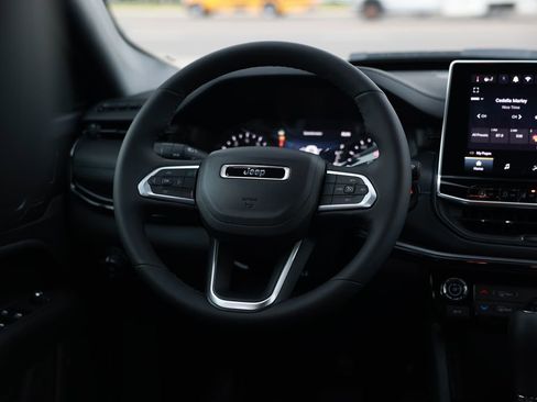 New 2026 Jeep Compass Latitude image 22