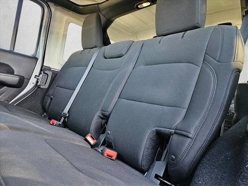 Used 2018 Jeep Wrangler Unlimited Sahara w/ LED Lighting Group AWD/4WD image 14