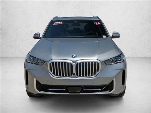 Used 2024 BMW X5 xDrive40i w/ Premium Package AWD/4WD image 2