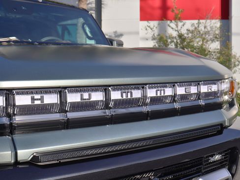 Used 2024 GMC Hummer EV 3X AWD/4WD image 6