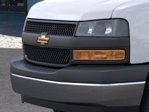 New 2026 Chevrolet Express 3500 RWD image 13