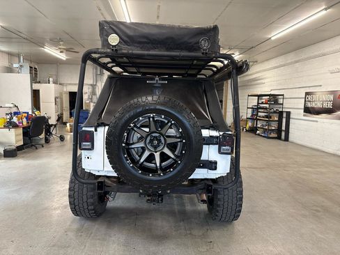 Used 2017 Jeep Wrangler Unlimited Sport w/ Quick Order Package 24S AWD/4WD image 4