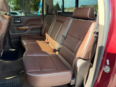 Used 2015 Chevrolet Silverado 1500 High Country w/ High Country Premium Package AWD/4WD image 9