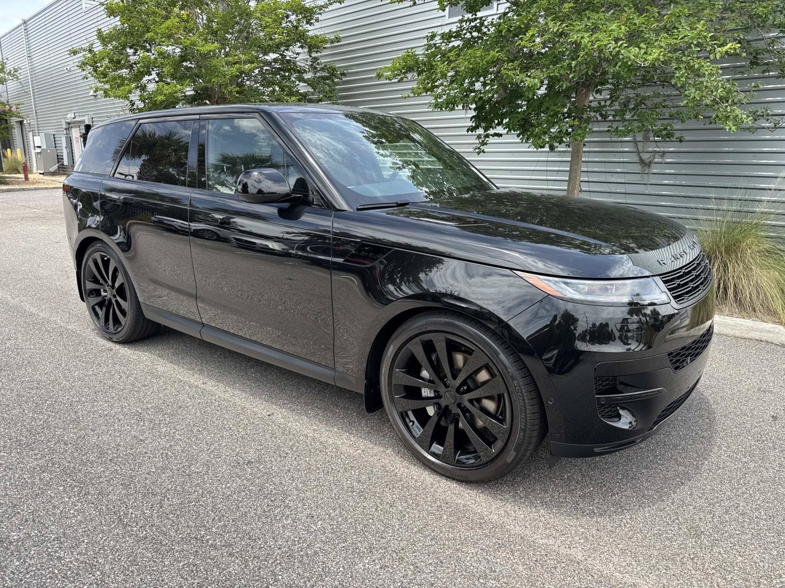New 2026 Land Rover Range Rover Sport SE AWD/4WD image 4