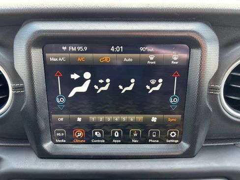 Used 2023 Jeep Wrangler Unlimited Sahara AWD/4WD image 33