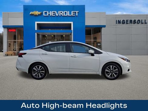 Used 2022 Nissan Versa SV w/ Trunk Package image 10