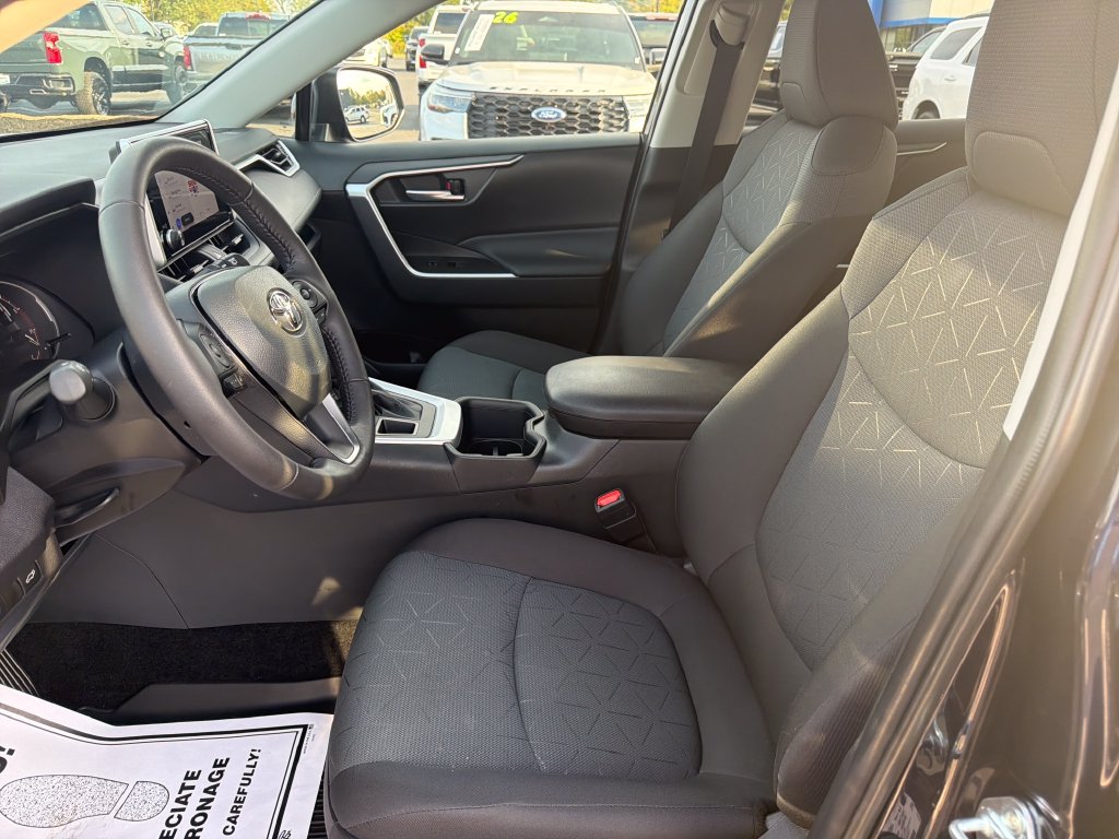 Used 2025 Toyota RAV4 XLE w/ Convenience Package AWD/4WD image 14