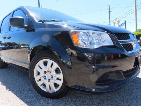 Used 2019 Dodge Grand Caravan SE FWD image 20