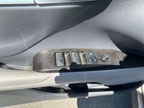 Used 2021 Toyota Camry LE FWD image 13