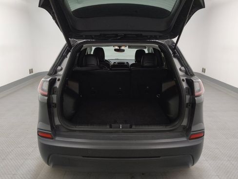 Used 2020 Jeep Cherokee Latitude Plus FWD image 29