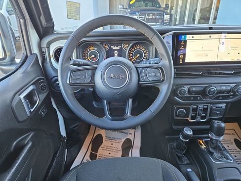 Used 2024 Jeep Wrangler Sport S image 18