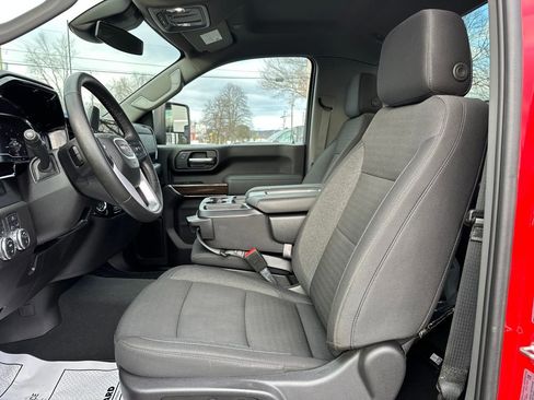 Used 2025 GMC Sierra 2500 SLE image 9